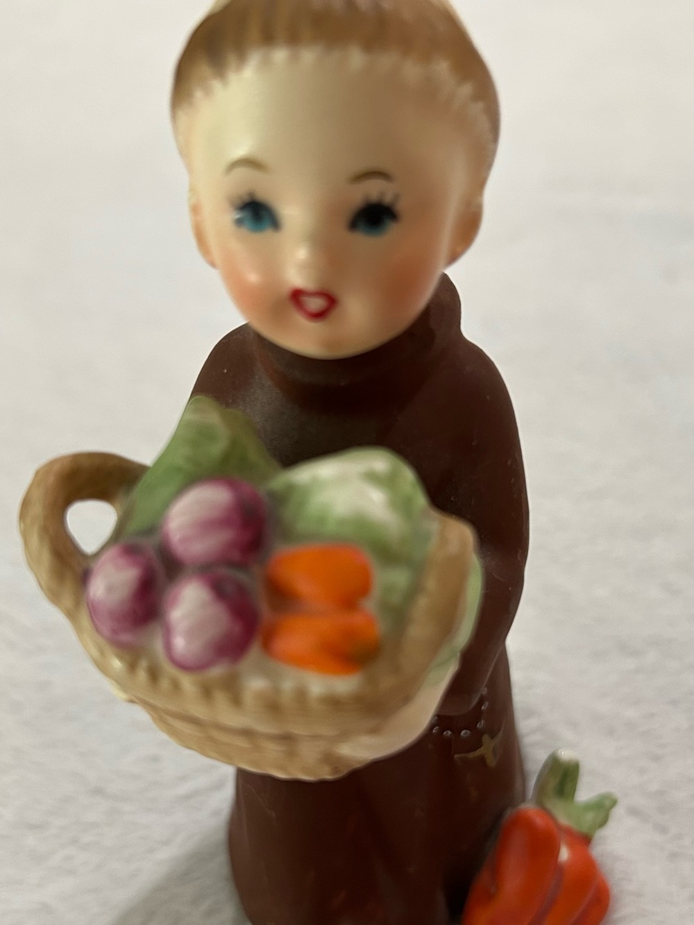 Vintage Napco 1962 Japan Catholic Monk Figurine Harvesting Vegetables R5406 5”